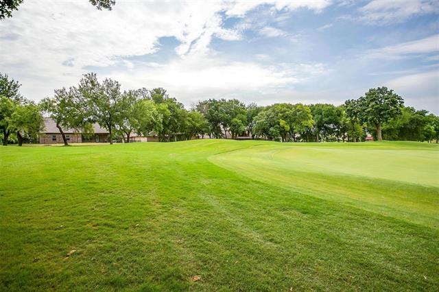 Building Photo - 13704 Southern Oaks Dr