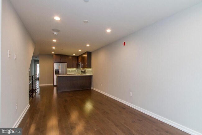 Building Photo - 908 S 21st St