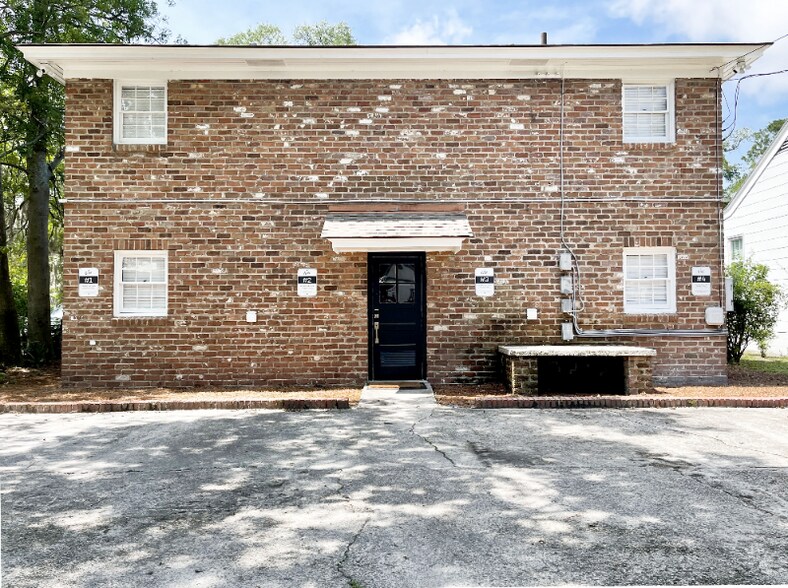 Building Photo - 6 W 51st St