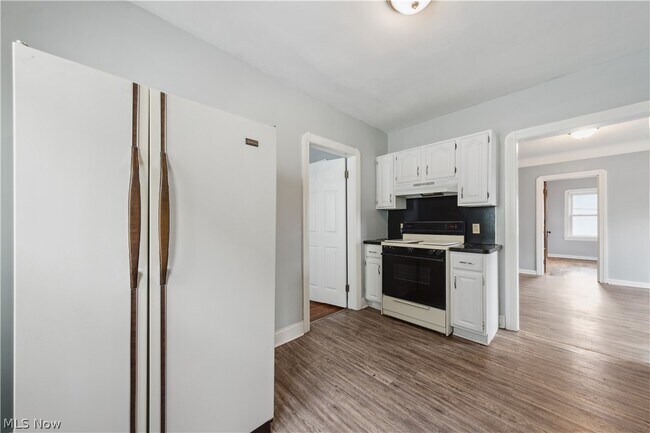 Building Photo - 3740 E 151st St