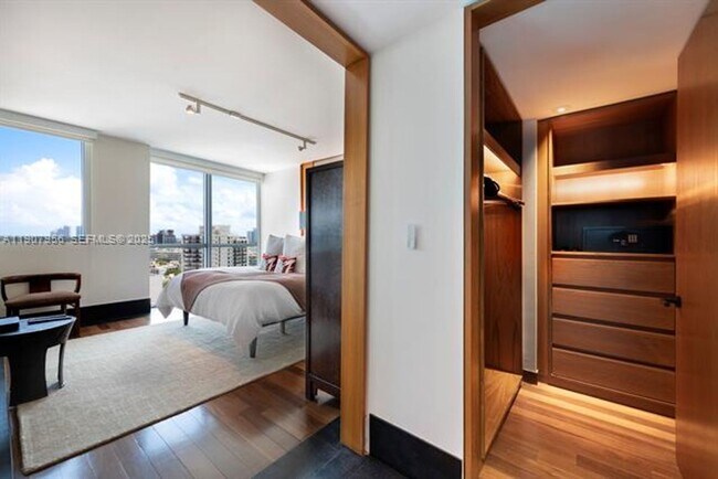 Building Photo - 101 20th St