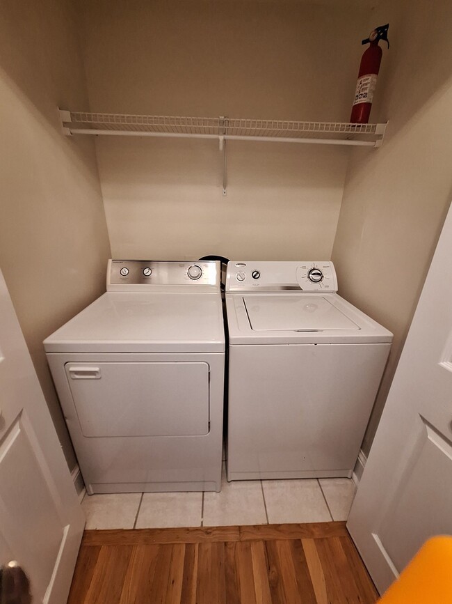 Building Photo - 867 Rosedale Rd NE