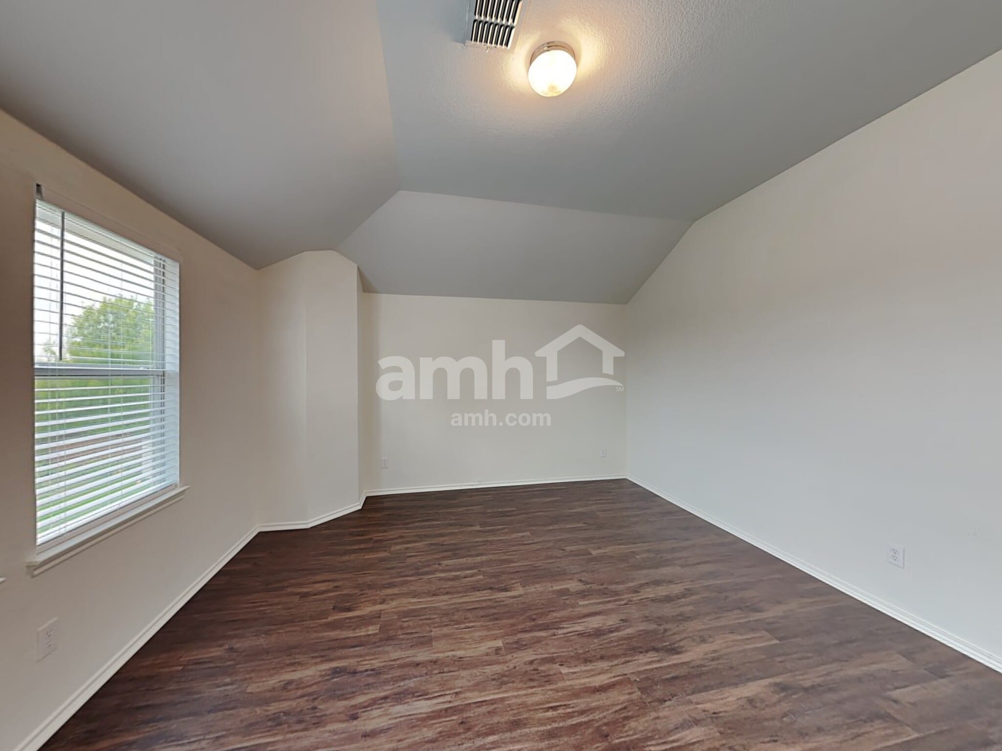 Building Photo - 2101 Hanakoa Falls Dr