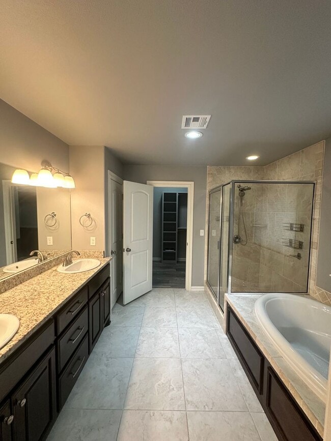 Building Photo - 3 bed, 2 bath -Aspen Pond