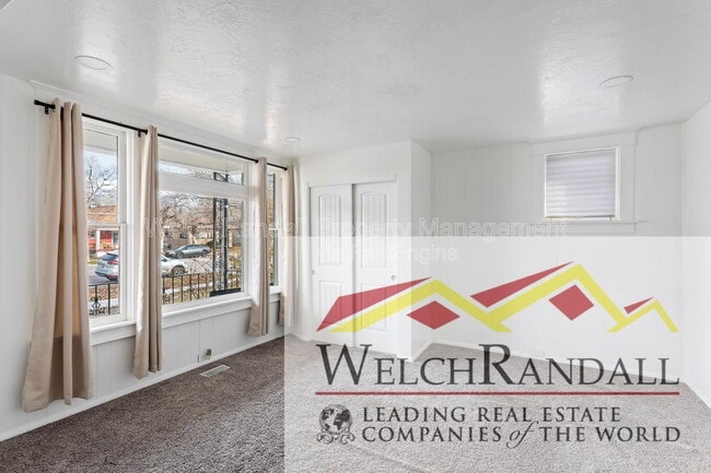 Building Photo - 825 27th St