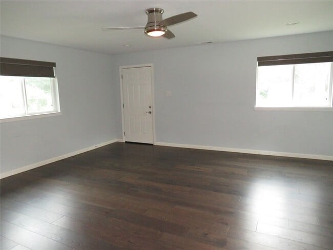 Building Photo - 1026 Thomas St