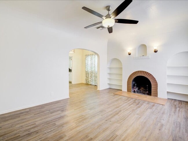 Building Photo - Cozy & Stylish 2-Bedroom Home with Spacious Backyard!  WATER, TRASH AND SEWER INCLUDED!!!!!