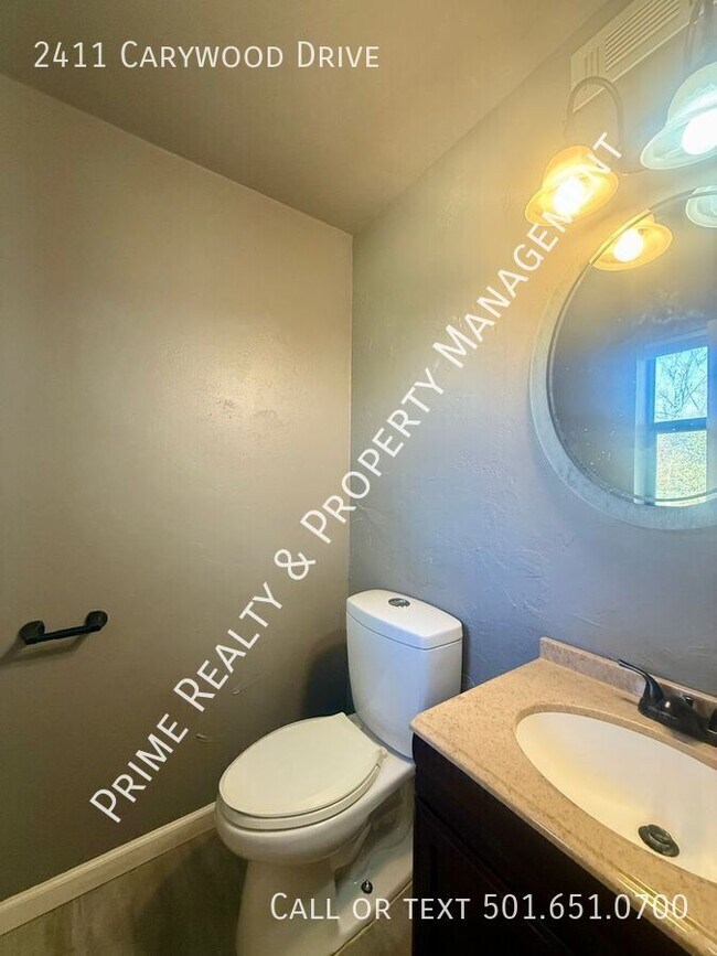 Building Photo - 2411 Carywood Dr