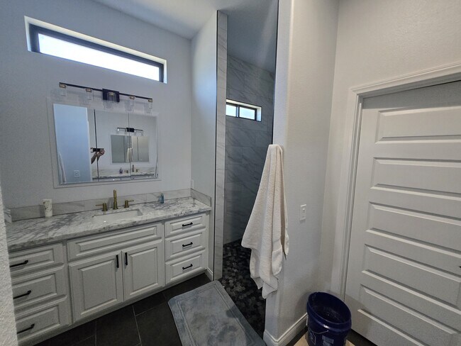 Building Photo - 1111 Avenida De Las Estrellas Dr