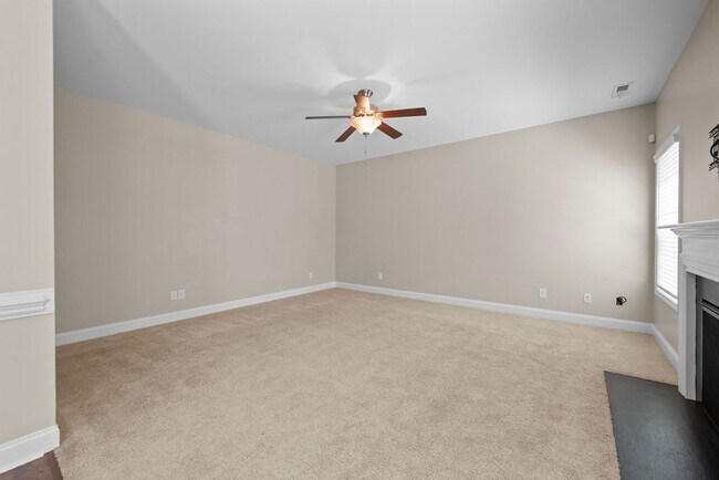 Building Photo - Gorgeous 3 Bed 2.5 Bath Home in Lexington Plantation