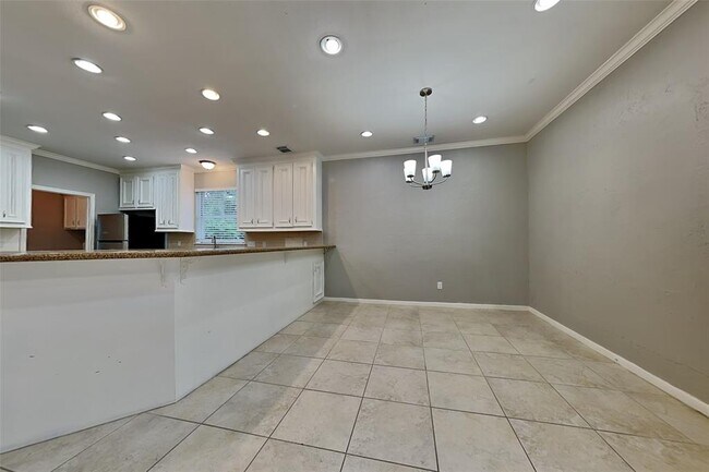 Building Photo - 5811 Laurel Caverns Dr