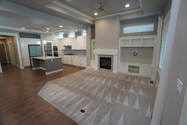 Building Photo - 407 W Pavilion Ln