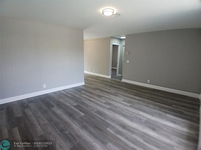 Building Photo - 4687 Martha Louise Dr