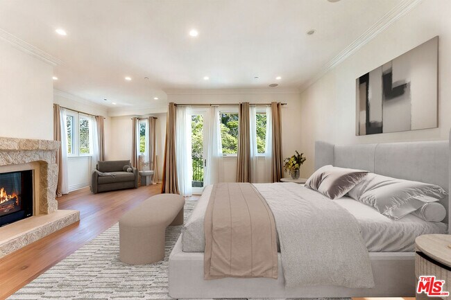 Building Photo - 363 S Saltair Ave