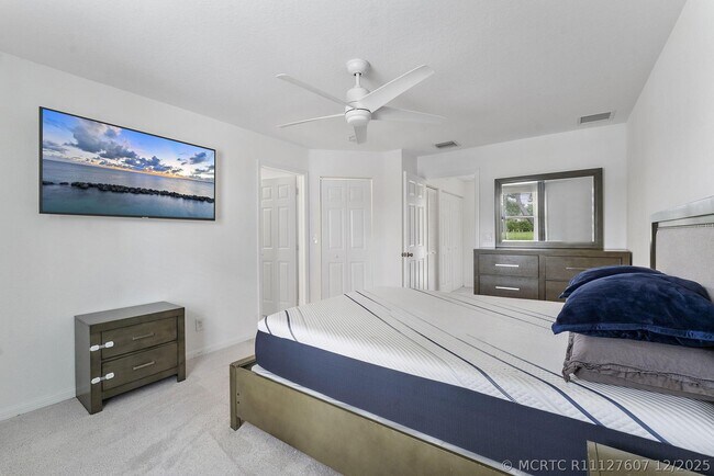 Building Photo - 16129 Sierra Palms Dr