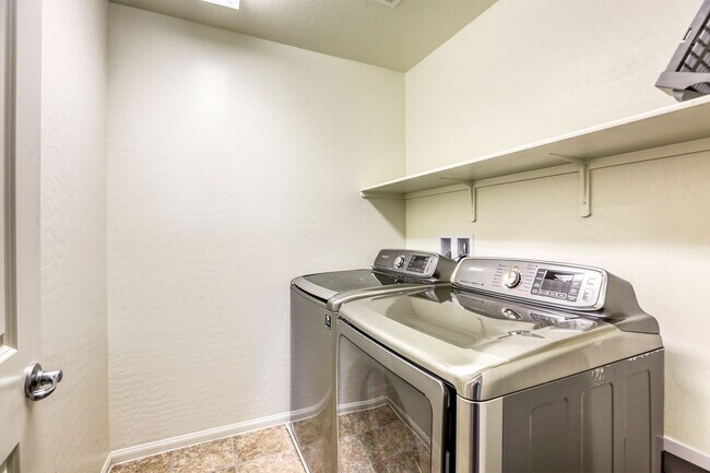 Building Photo - Great 3 bedroom home close to Nellis AFB