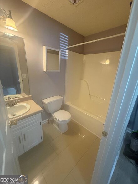 Building Photo - 3123 Rockview Dr