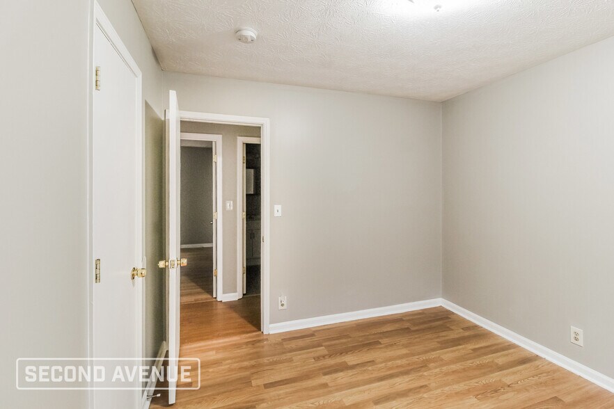 Building Photo - 2237 Rocklane Dr