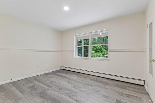 Building Photo - 22 Red Maple Rd