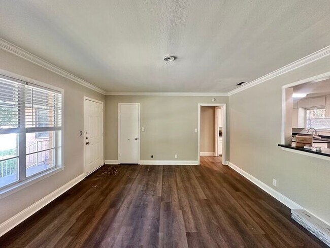 Building Photo - Newly Remodeled 4 Bedroom 2 Bath in Tyler!