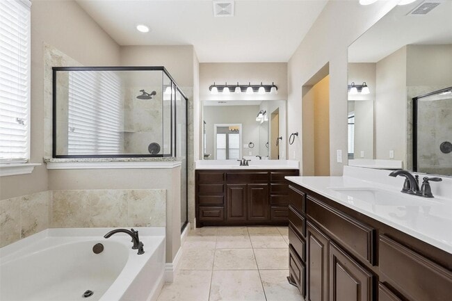 Building Photo - Spacious 5-Bedroom Living in the Heart of Willow Ridge Estates $500 OFF First Month’s Rent – Move...