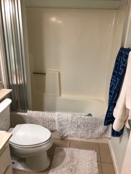 Building Photo - 5301 E Waverly Dr