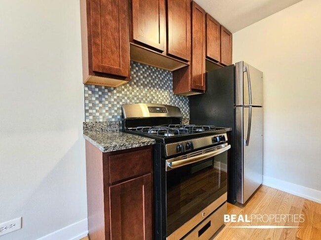 Building Photo - 0 bedroom in CHICAGO IL 60657