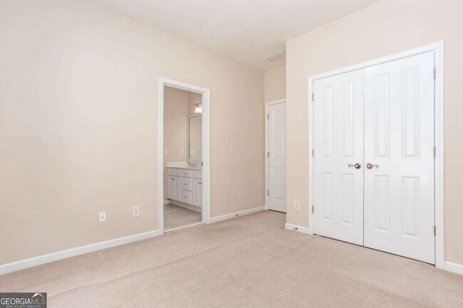 Building Photo - 3206 Windsor Lake Dr NE