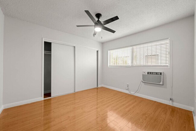Building Photo - 607 Flores St