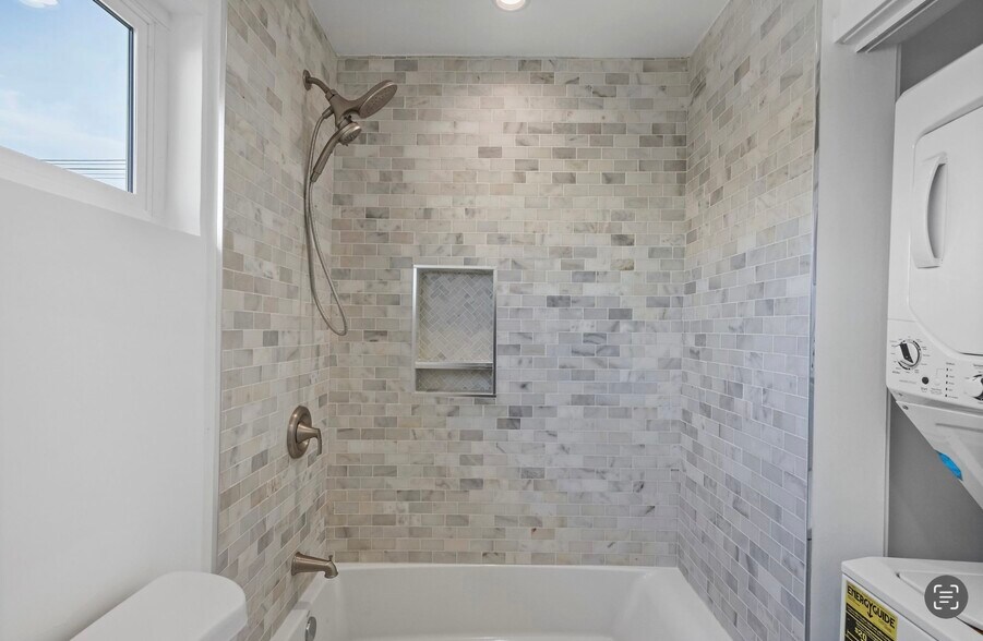 Building Photo - 2915 Hauser Blvd