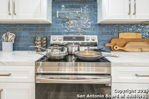 Building Photo - 6789 river