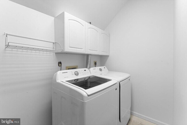 Building Photo - 11433 Heritage Oak Ct