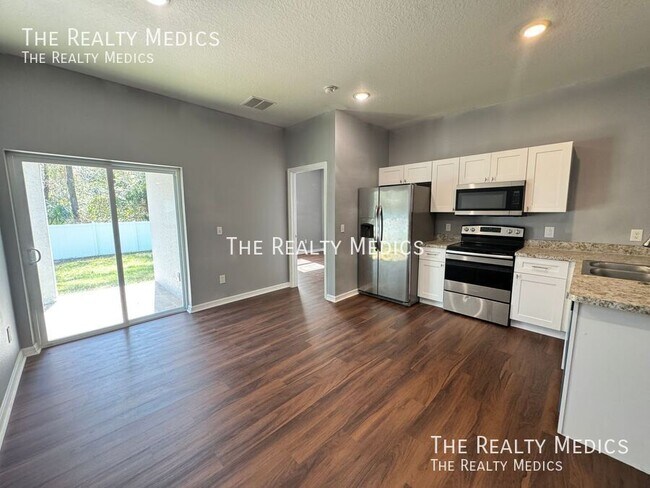 Building Photo - 1999 Marshall St