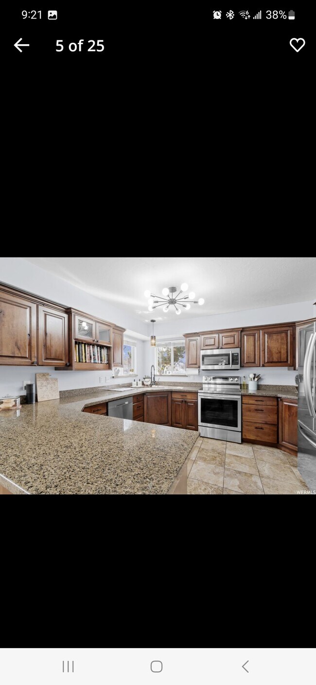 Kitchen - 9223 S Uinta Hills Dr