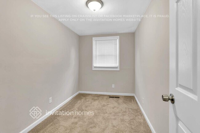 Building Photo - 353 Simca St SE