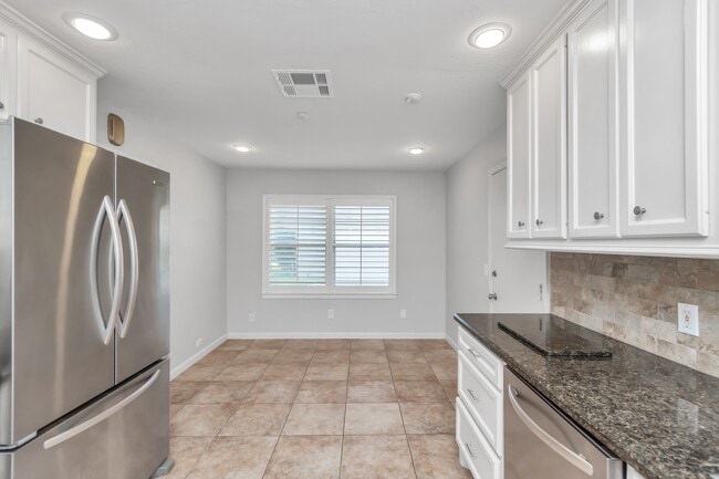 Building Photo - 4611 Merwin St