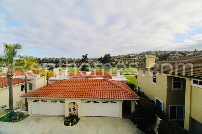 Building Photo - 2528 Navarra Dr