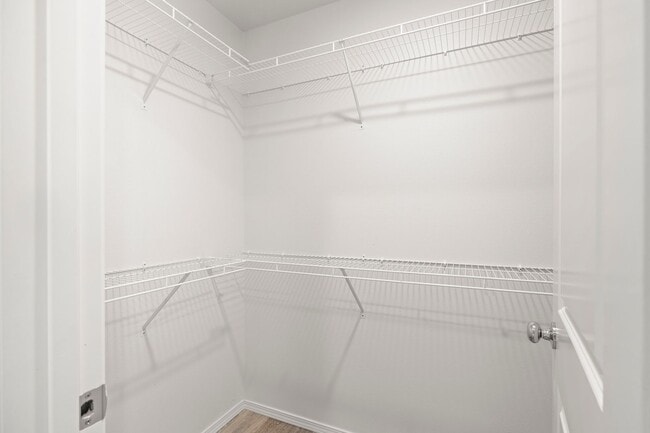 Building Photo - 4 bedroom home with a fenced in yard!