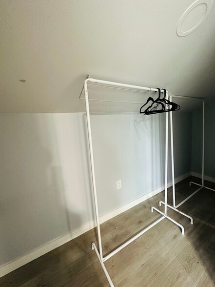 Building Photo - 2707 Cridge St