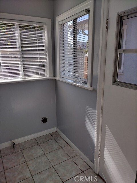 Building Photo - 1629 Cota Ave
