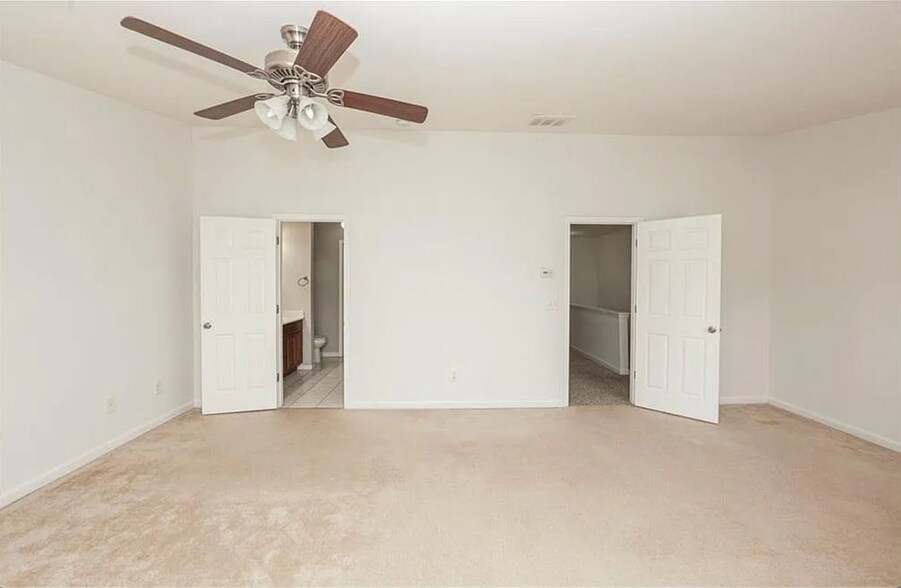 Master Bedroom - 5260 Sherwood Way