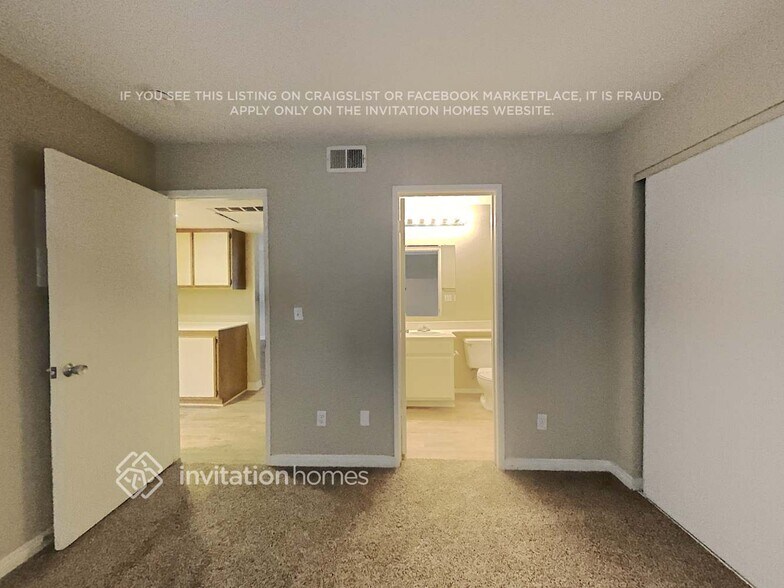 Building Photo - 16377 Lakeshore Dr