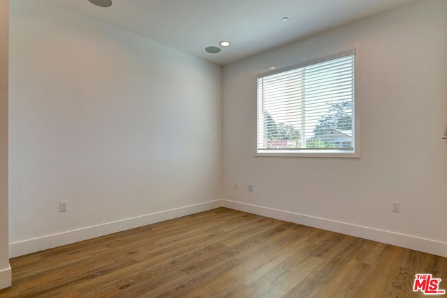 Building Photo - 4509 Saturn St
