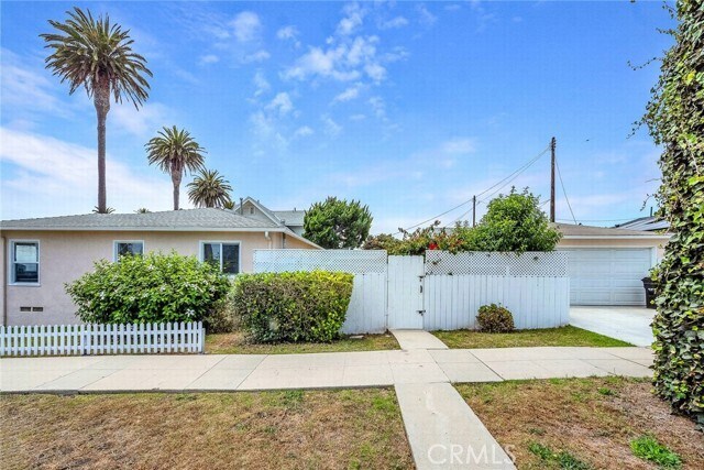 Building Photo - 962 W Paseo Del Mar