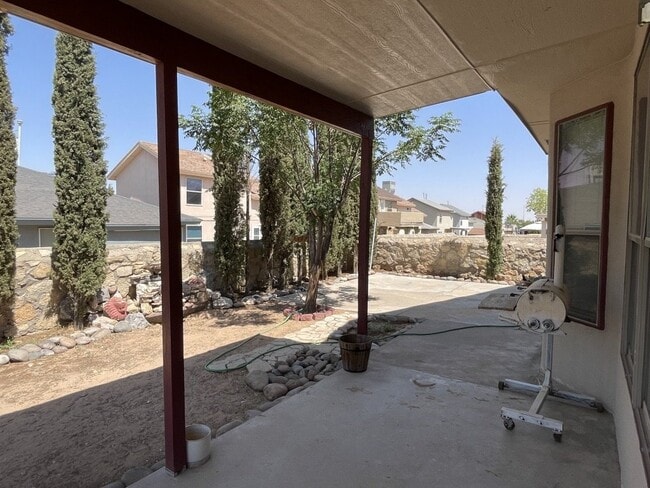 Building Photo - 3701 Trina Pl