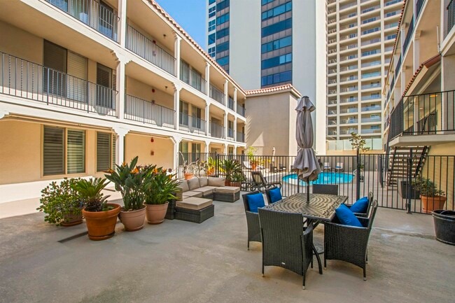 Building Photo - 909 Coast