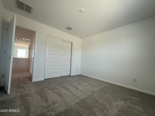 Building Photo - 9544 W Pinchot Ave