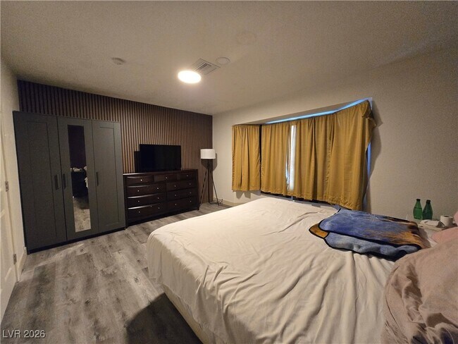 Building Photo - 2755 Mann St