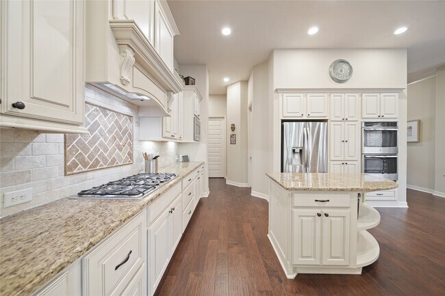 Building Photo - 9510 Spring Rose Dr