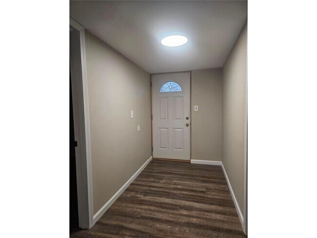 Building Photo - 1209 Pearson Pkwy